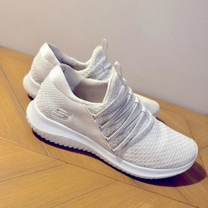 Sketchers Air-Cooled Memory Foam Size 8 Slip On Sneakers